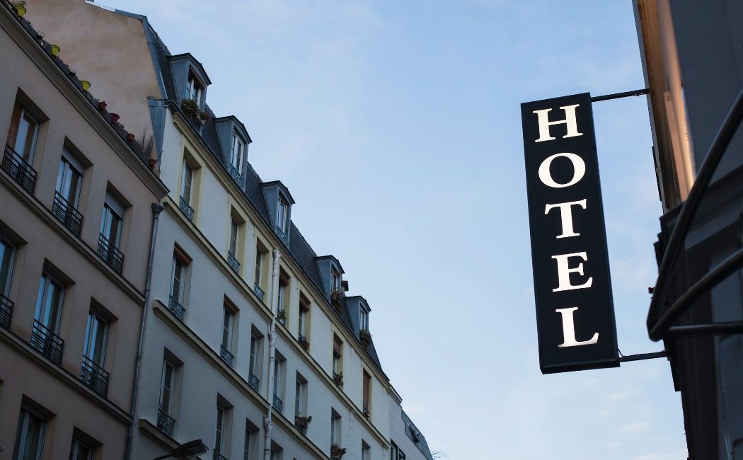 Hotel w Krakowie - jak wybrać i jakie udogodnienia oferują?