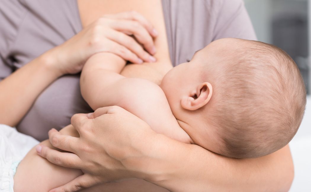 Wszystko o karmieniu piersią: Co młoda mama powinna wiedzieć?