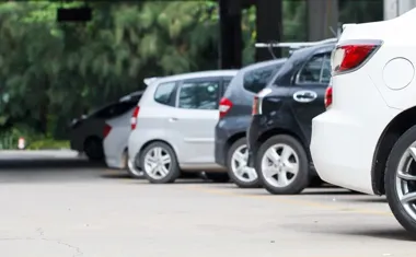 Gdzie zaparkować w Wadowicach? Praktyczny przewodnik po parkingach