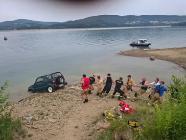 Pijany kierowca wjechał suzuki do zalewu pod Wadowicami