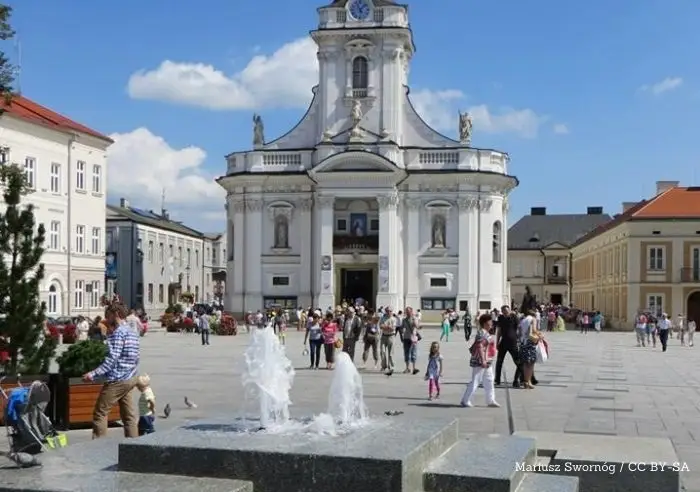 Kolorowe skarpetki w Wadowicach: Jak miasto wspierało Światowy Dzień Zespołu Downa
