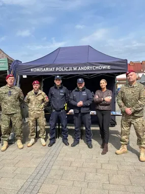 Ślubowanie klas mundurowych w Wadowicach - policja przyciągała młodych