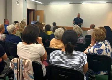 Dzielnicowy, który chodzi do szkół - mł. asp. Bryła w akcji na sześciu wsiach